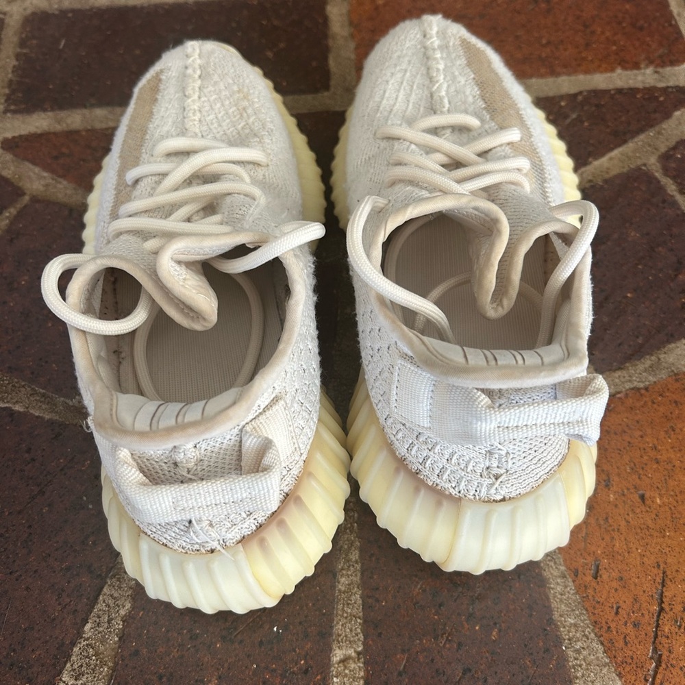 Yeezy - Women shoes - Picture 3 of 9